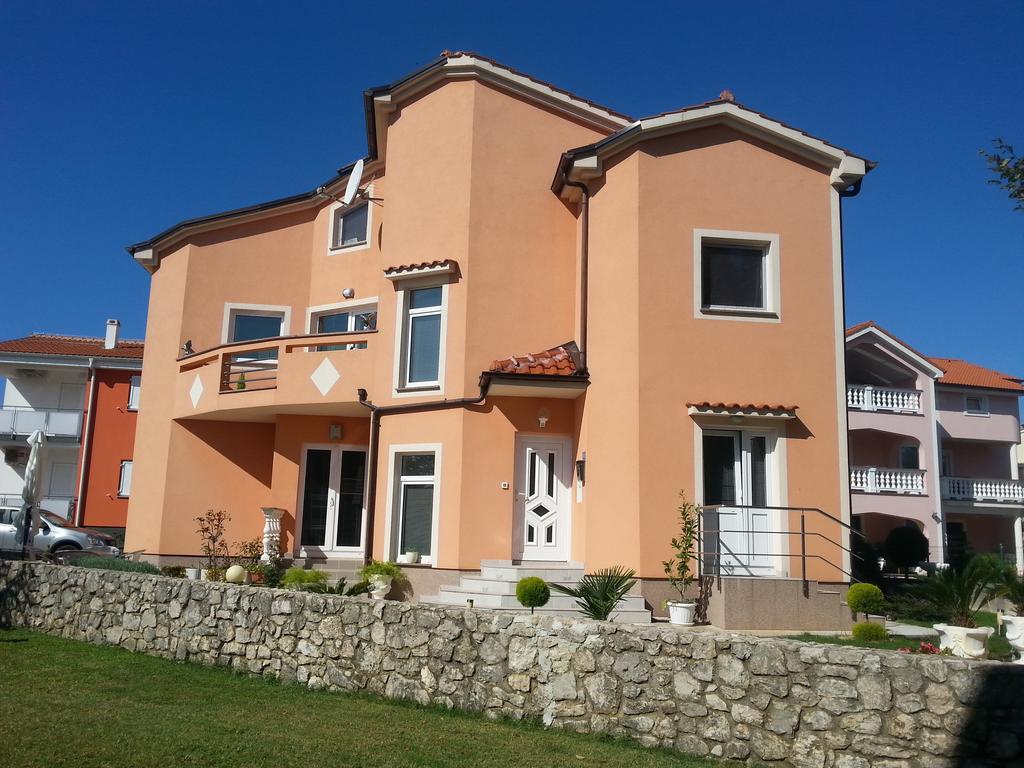 Guest House Sonja Krk Town Bagian luar foto