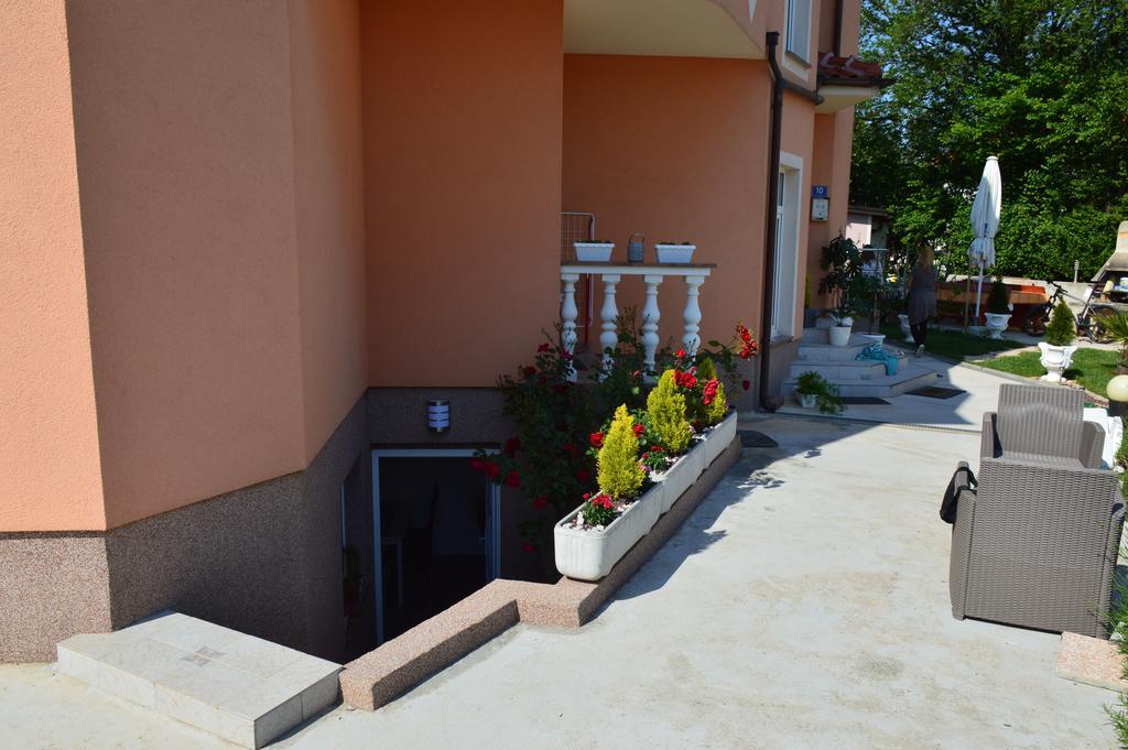 Guest House Sonja Krk Town Bagian luar foto