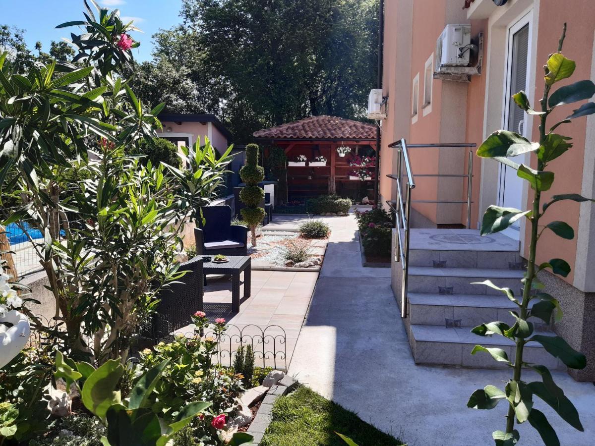 Guest House Sonja Krk Town Bagian luar foto