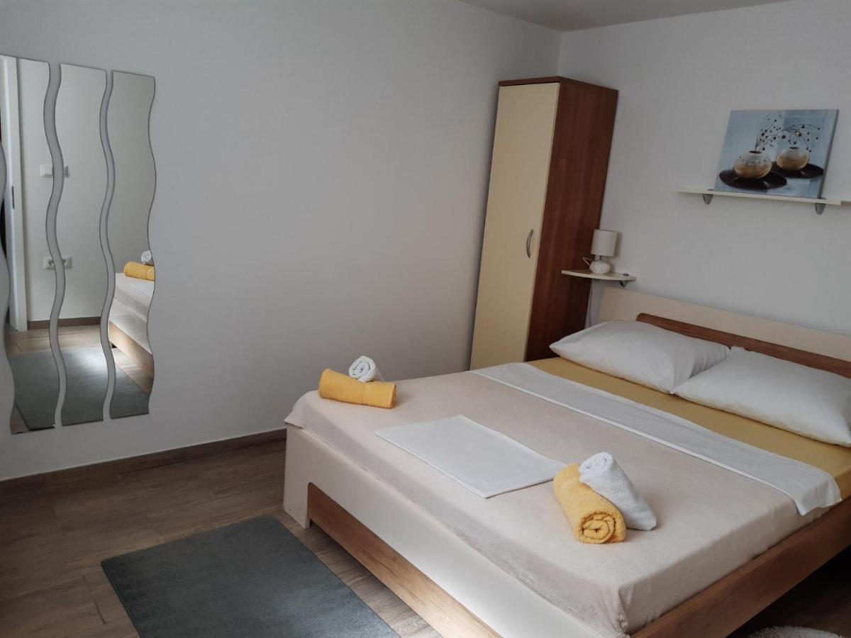 Guest House Sonja Krk Town Bagian luar foto
